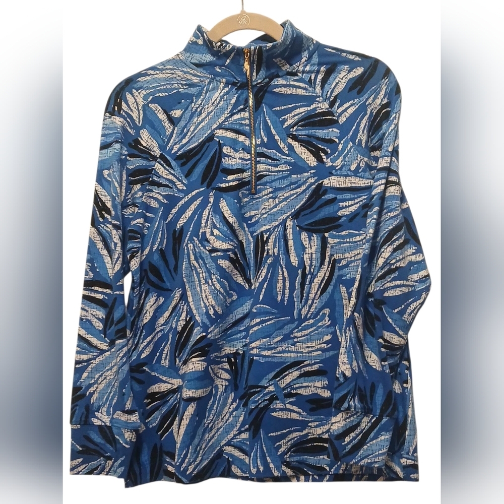 Pappagallo ,- NWOT, Blue & White Abstract Design,  Long Sleeve, Pullover Warm Up